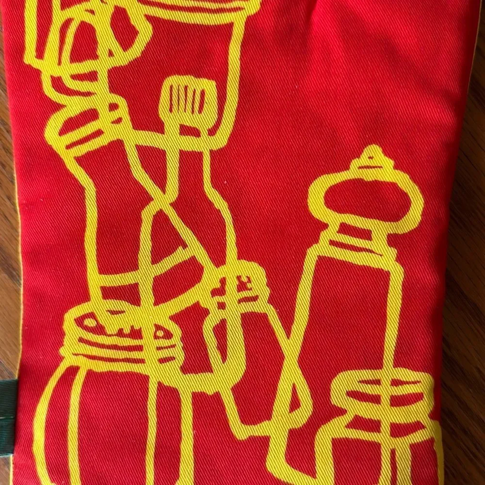 Blue Q Oven Mitt Cook Bake Mr Spice Guy